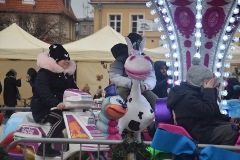 Bożonarodzeniowy jarmark z aspektem charytatywnym