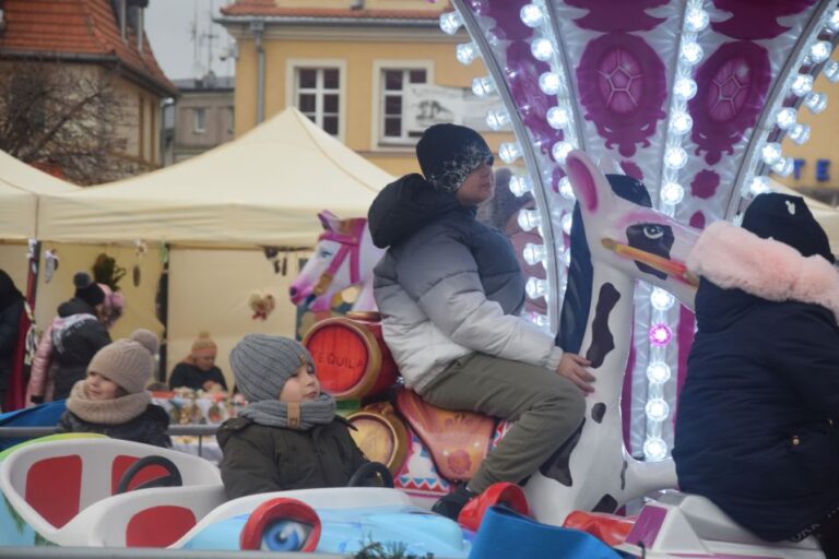 Bożonarodzeniowy jarmark z aspektem charytatywnym
