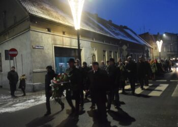 Chwała bohaterom powstania wielkopolskiego!