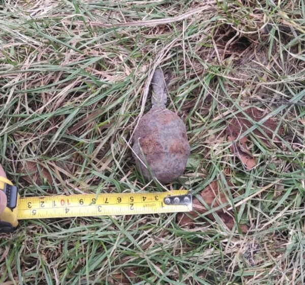 Granat znaleziony w ogrodzie
