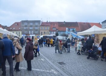 Bożonarodzeniowy jarmark z aspektem charytatywnym