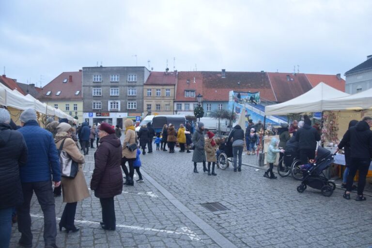 Bożonarodzeniowy jarmark z aspektem charytatywnym