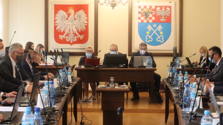 Radni i starosta będą dostawać więcej