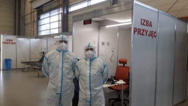 Strażacy skierowani do szpitala tymczasowego