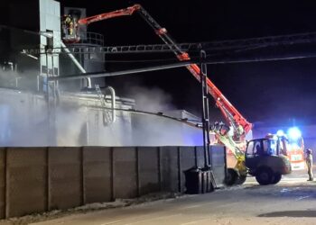 Pożar w zakładzie produkcyjnym