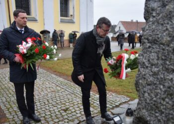W hołdzie bohaterskim powstańcom wielkopolskim