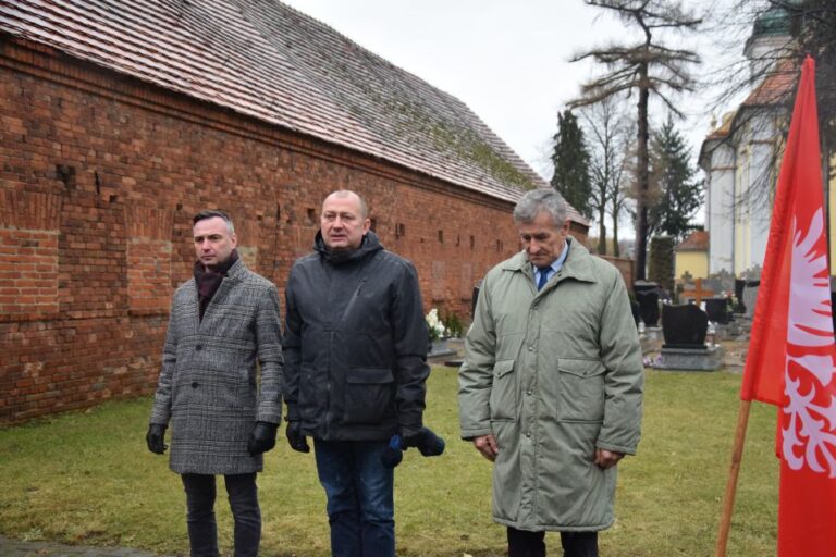 W hołdzie bohaterskim powstańcom wielkopolskim