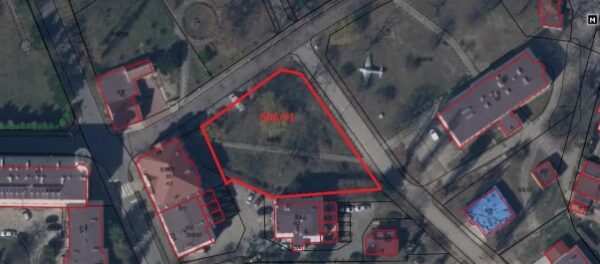 Gmina wykupi działkę, by ochronić zabytkowy samolot