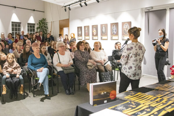 Postacie z przeszłości w dzisiejszych realiach