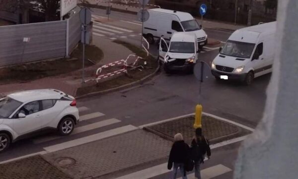 Nietrzeźwy kierowca chciał uciec z miejsca kolizji