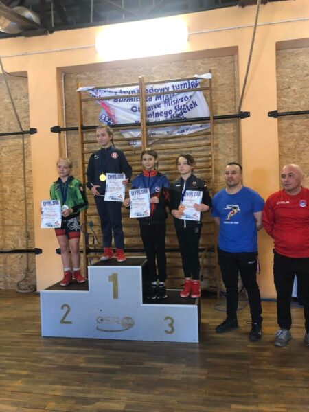 Cztery medale w Bielawie