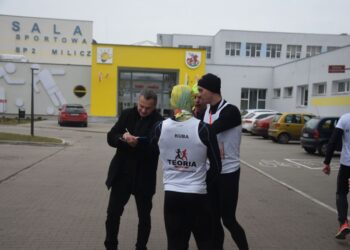 Pobiegli wilczym tropem