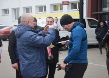 Pobiegli wilczym tropem