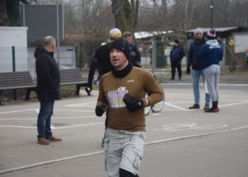 Pobiegli wilczym tropem