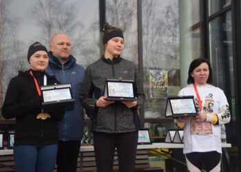 Pobiegli wilczym tropem