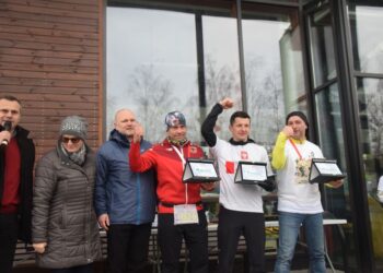 Pobiegli wilczym tropem