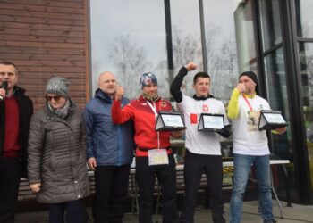 Pobiegli wilczym tropem