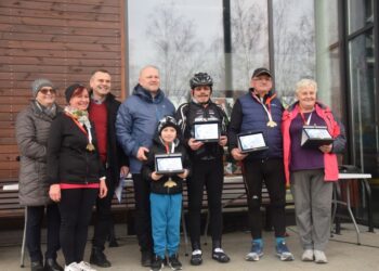 Pobiegli wilczym tropem