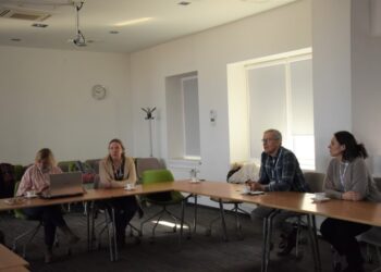 Pracownicy Mahle pomagają uchodźcom