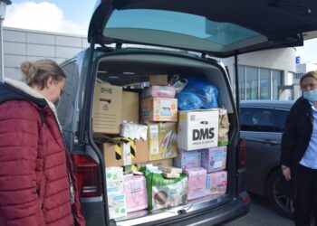 Pracownicy Mahle pomagają uchodźcom