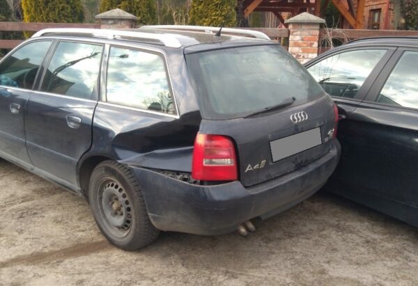 Uszkodził dwa samochody