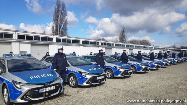 Nowe samochody dla policji