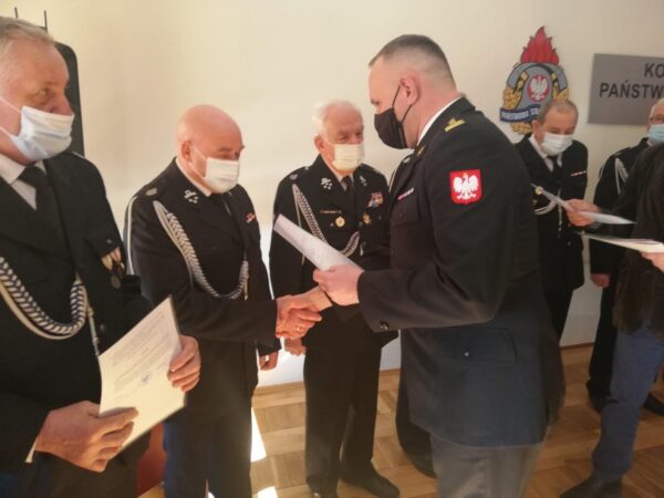 Pierwsze decyzje wręczone