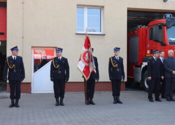 Przekazanie pojazdu kobylińskiej jednostce OSP