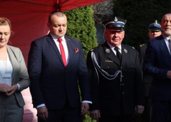 Przekazanie pojazdu kobylińskiej jednostce OSP