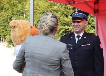 Przekazanie pojazdu kobylińskiej jednostce OSP