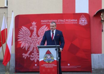 Przekazanie pojazdu kobylińskiej jednostce OSP