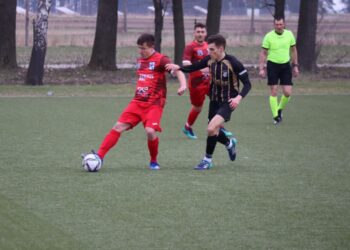Przegrana z liderem po zaciętym pojedynku