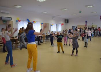 Wspólna zabawa polskich i ukraińskich dzieci