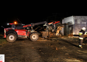 Dwa obiekty zniszczone przez wiatr