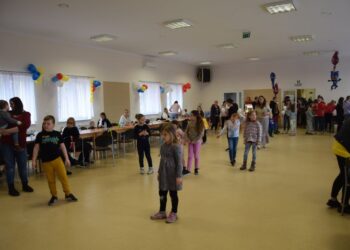 Wspólna zabawa polskich i ukraińskich dzieci