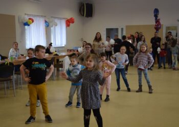 Wspólna zabawa polskich i ukraińskich dzieci