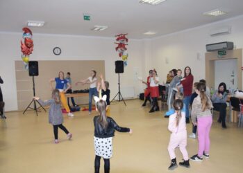 Wspólna zabawa polskich i ukraińskich dzieci