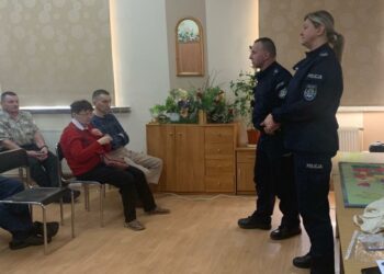 Policjanci z wizytą w DPS-ie