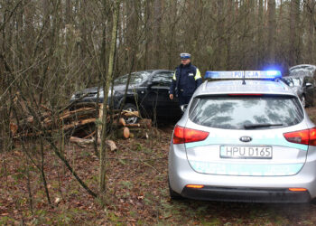 Nietrzeźwy kierowca chciał uciec policjantom