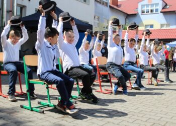 Festyn w cieniu lipy