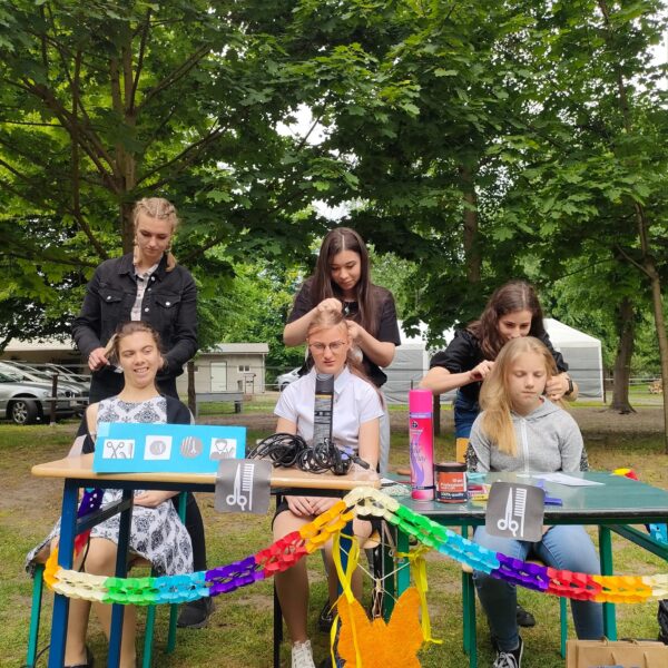 Uczniowie dzielą się umiejętnościami