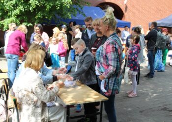 Festyn w cieniu lipy