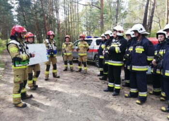 Strażacy ćwiczyli w lesie