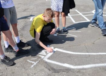 Podwórkowe zabawy z dawnych lat