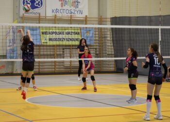 Zmagania czwórek w krotoszyńskiej hali