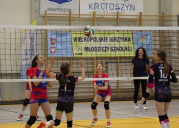 Zmagania czwórek w krotoszyńskiej hali