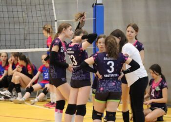 Zmagania czwórek w krotoszyńskiej hali