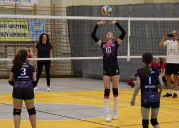 Zmagania czwórek w krotoszyńskiej hali