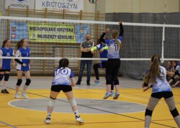 Zmagania czwórek w krotoszyńskiej hali