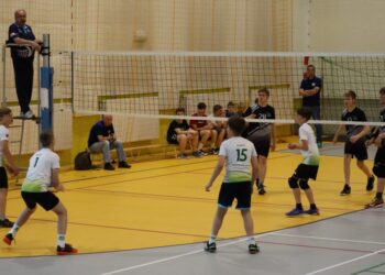 Zmagania czwórek w krotoszyńskiej hali